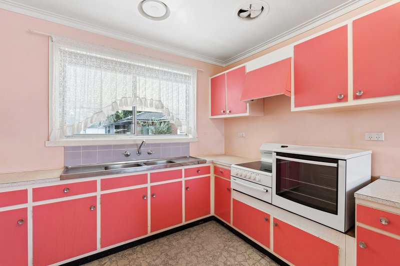 Photo - 6 Hickford Street, Reservoir VIC 3073 - Image 4