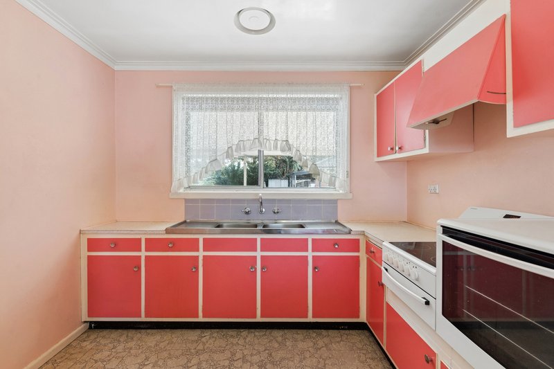 Photo - 6 Hickford Street, Reservoir VIC 3073 - Image 5