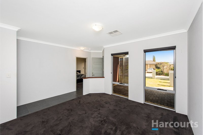 Photo - 6 Hidcote Way, Pearsall WA 6065 - Image 6