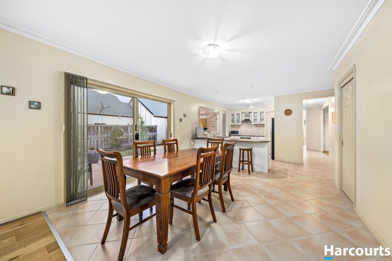 Photo - 6 Highgate Way, Rowville VIC 3178 - Image 5