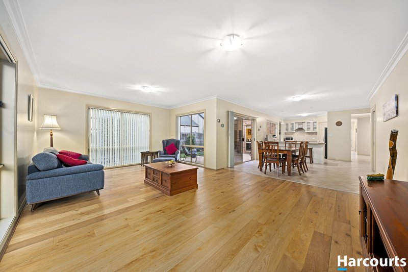 Photo - 6 Highgate Way, Rowville VIC 3178 - Image 7