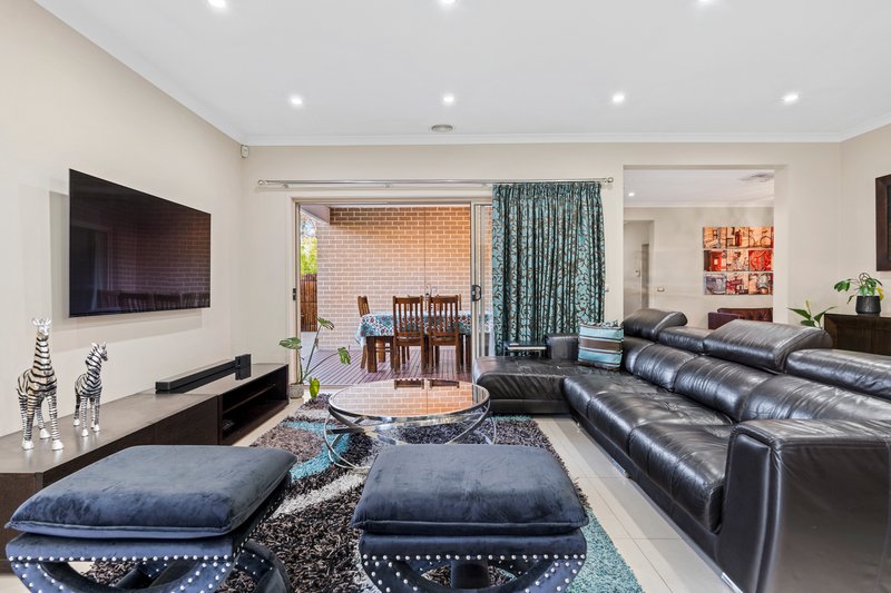 Photo - 6 Highpoint Drive, South Morang VIC 3752 - Image 6