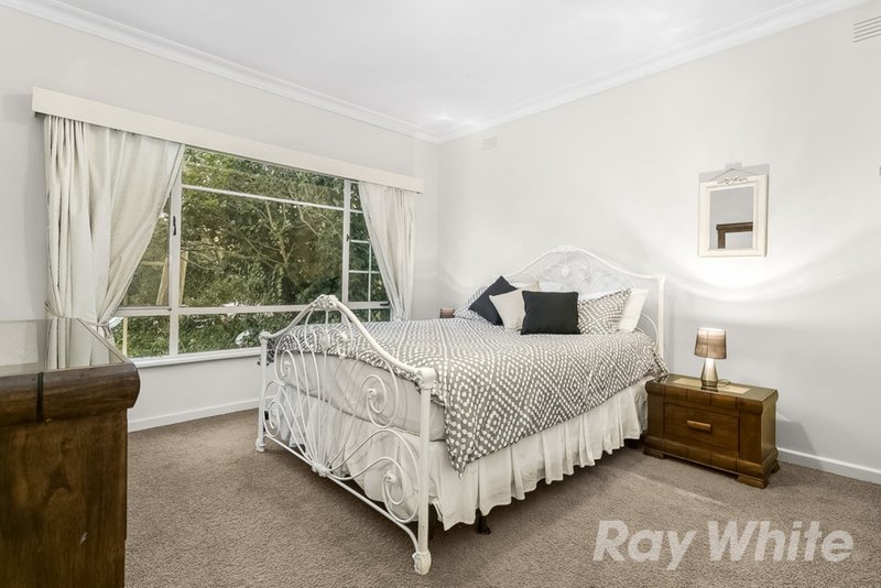 Photo - 6 Highview Grove, Burwood East VIC 3151 - Image 6