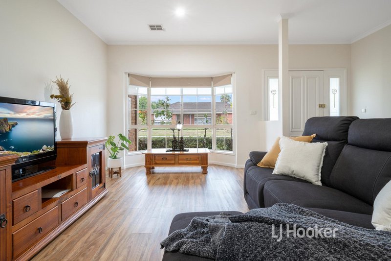 Photo - 6 Hilden Close, Hoppers Crossing VIC 3029 - Image 3