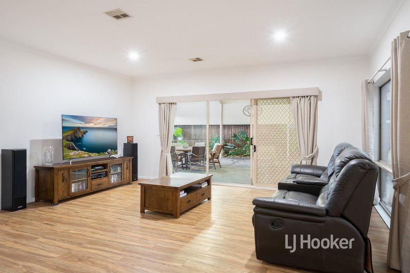 Photo - 6 Hilden Close, Hoppers Crossing VIC 3029 - Image 4