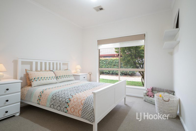 Photo - 6 Hilden Close, Hoppers Crossing VIC 3029 - Image 10