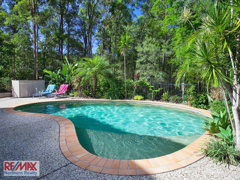 Photo - 6 Hill Grove Close, Eatons Hill QLD 4037 - Image 2