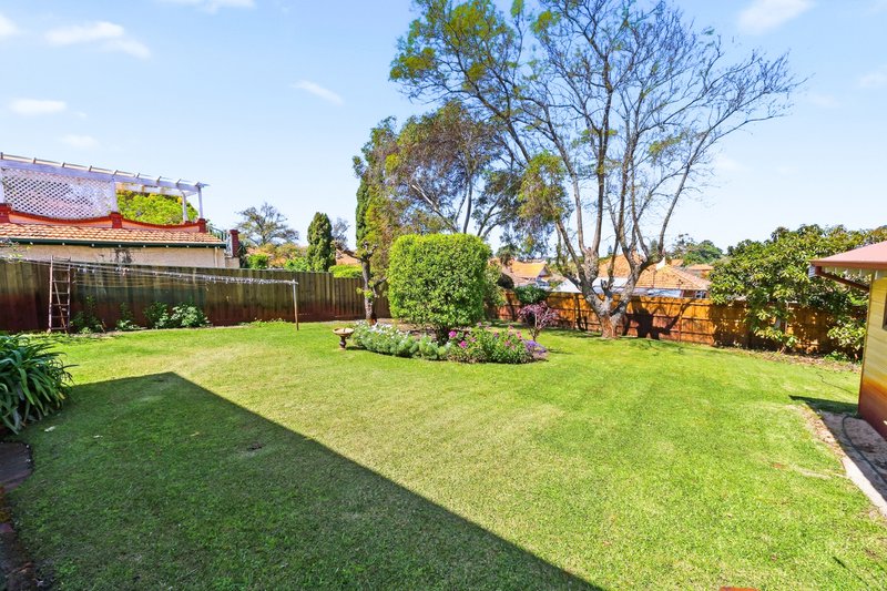 Photo - 6 Hill View Road, Mount Lawley WA 6050 - Image 5