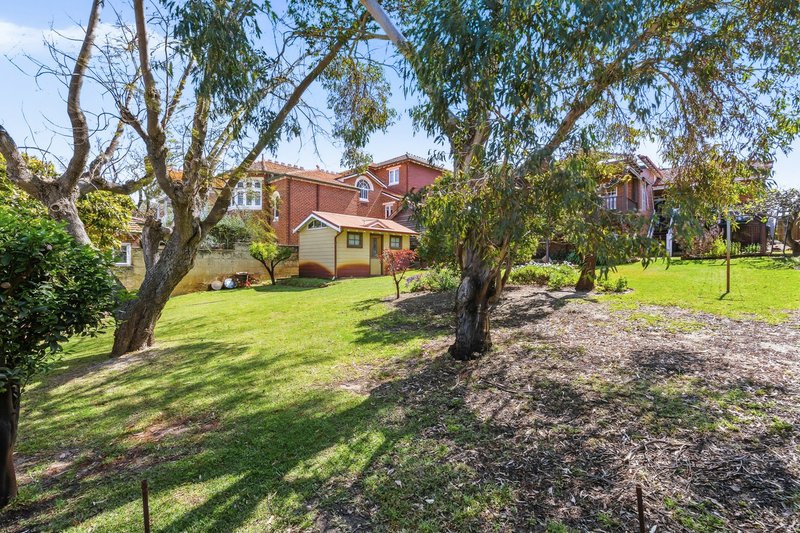 Photo - 6 Hill View Road, Mount Lawley WA 6050 - Image 6