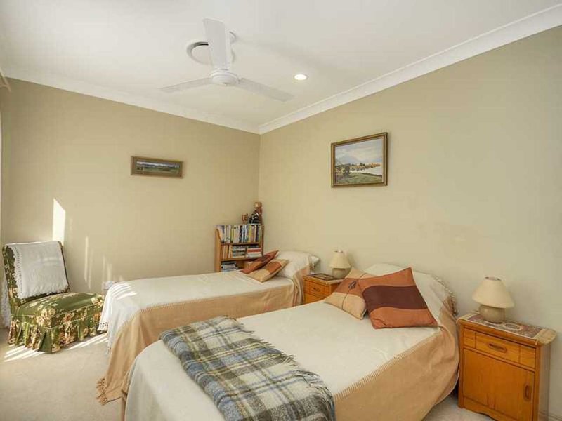 Photo - 6 Hillsborough Cl , Robina QLD 4226 - Image 10