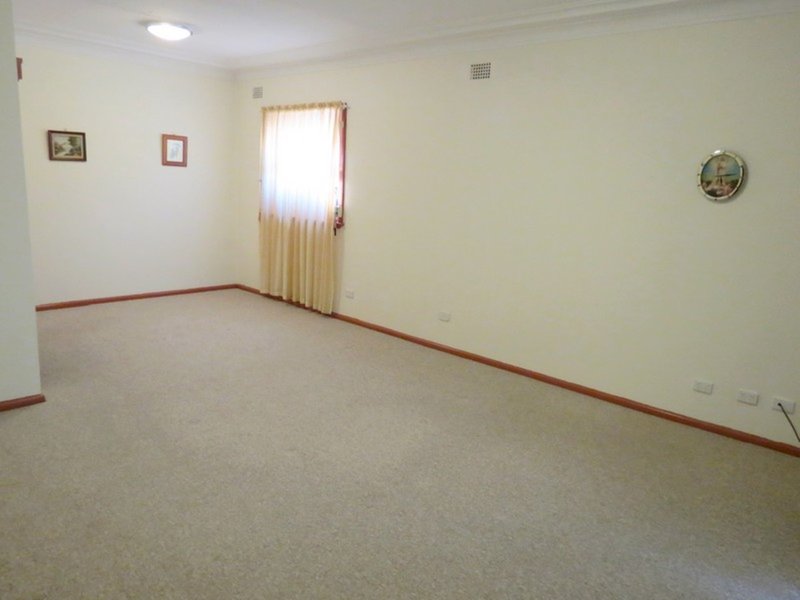 Photo - 6 Hilltop Avenue, Blacktown NSW 2148 - Image 2