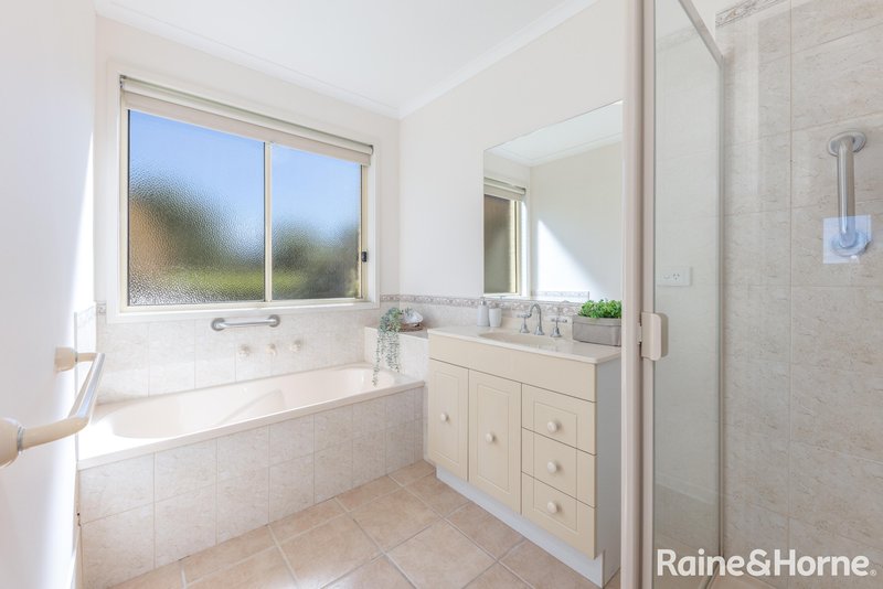 Photo - 6 Hilltop Way, Gisborne VIC 3437 - Image 14