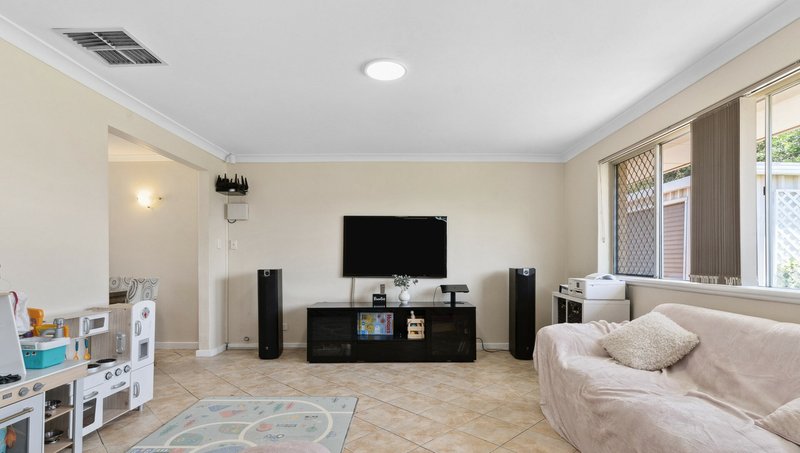 Photo - 6 Hilton Cres , Maddington WA 6109 - Image 5