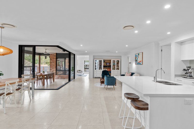 Photo - 6 Hilton Drive, Camira QLD 4300 - Image 4