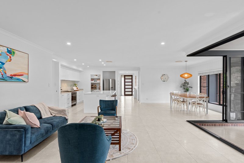 Photo - 6 Hilton Drive, Camira QLD 4300 - Image 8