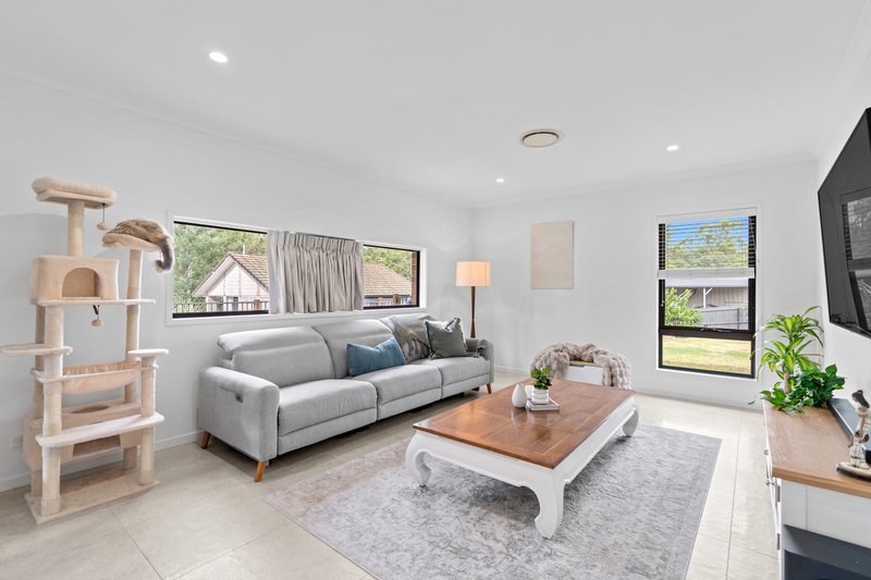 Photo - 6 Hilton Drive, Camira QLD 4300 - Image 10