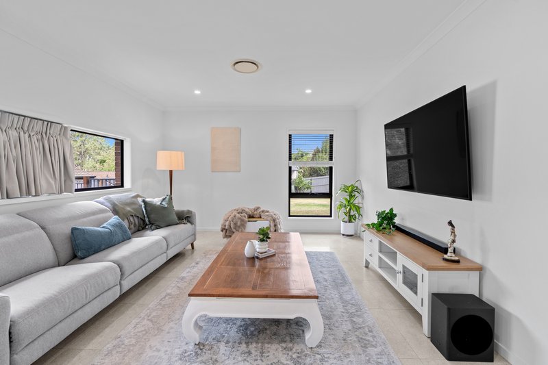 Photo - 6 Hilton Drive, Camira QLD 4300 - Image 11