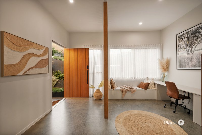 Photo - 6 Hobart Avenue, Camp Hill QLD 4152 - Image 2