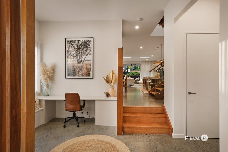 Photo - 6 Hobart Avenue, Camp Hill QLD 4152 - Image 3