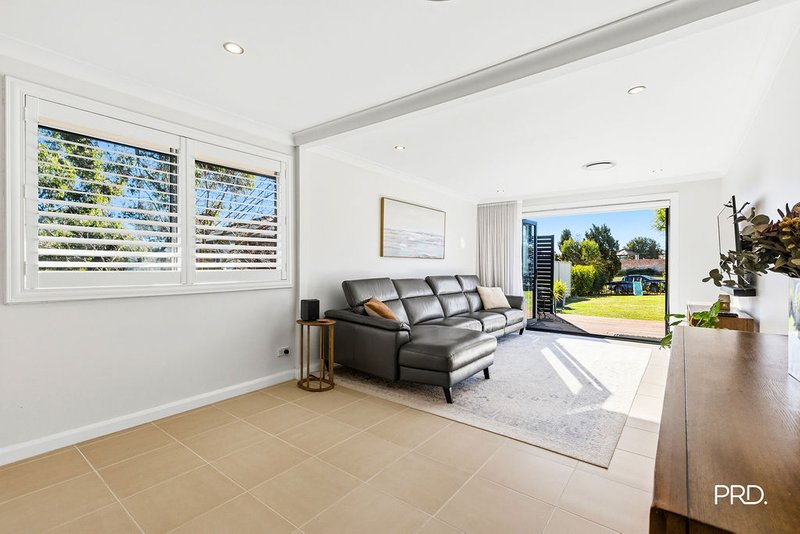 Photo - 6 Hobby Close, South Penrith NSW 2750 - Image 2