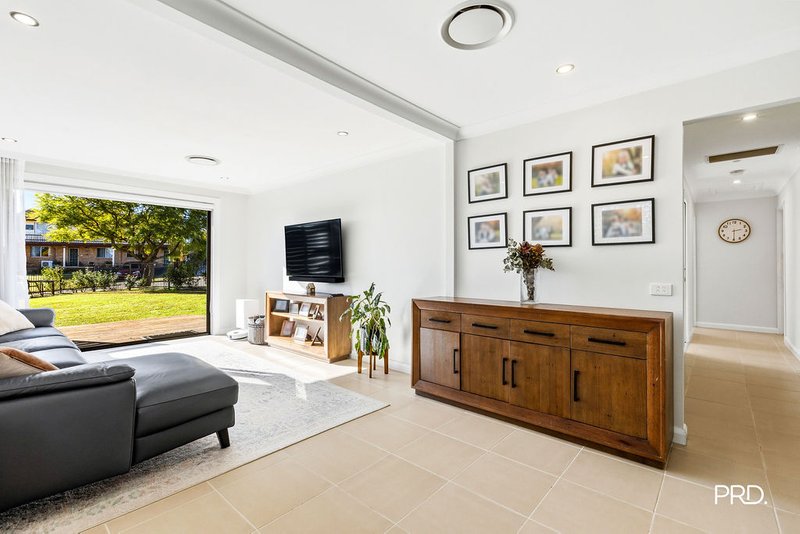 Photo - 6 Hobby Close, South Penrith NSW 2750 - Image 3