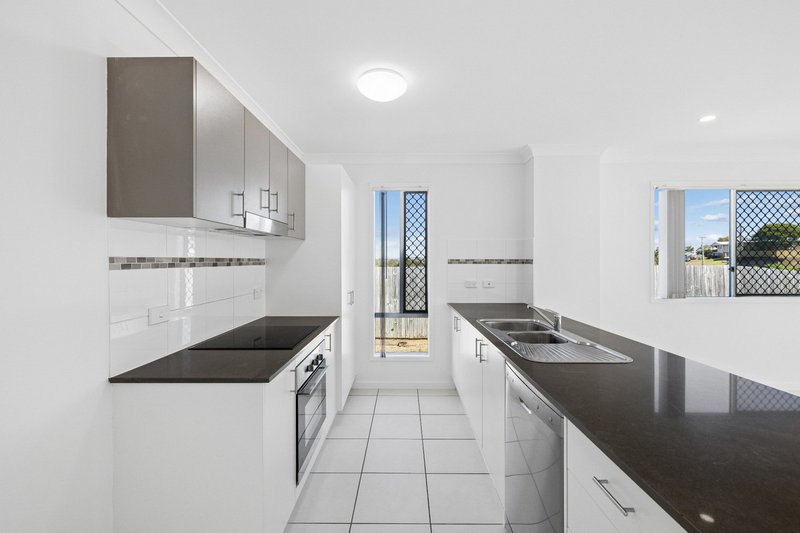 Photo - 6 Hoffmann Way, Bundamba QLD 4304 - Image 5
