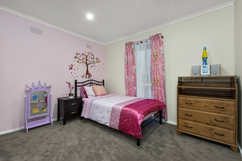 Photo - 6 Holly Green Drive, Wheelers Hill VIC 3150 - Image 8