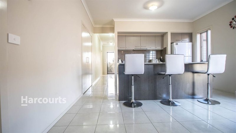 Photo - 6 Hollybrook St , Melton South VIC 3338 - Image 6