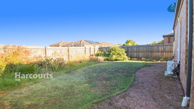 Photo - 6 Hollybrook St , Melton South VIC 3338 - Image 11