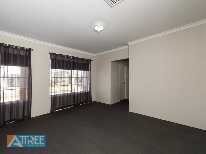 Photo - 6 Holywell Street, Piara Waters WA 6112 - Image 4