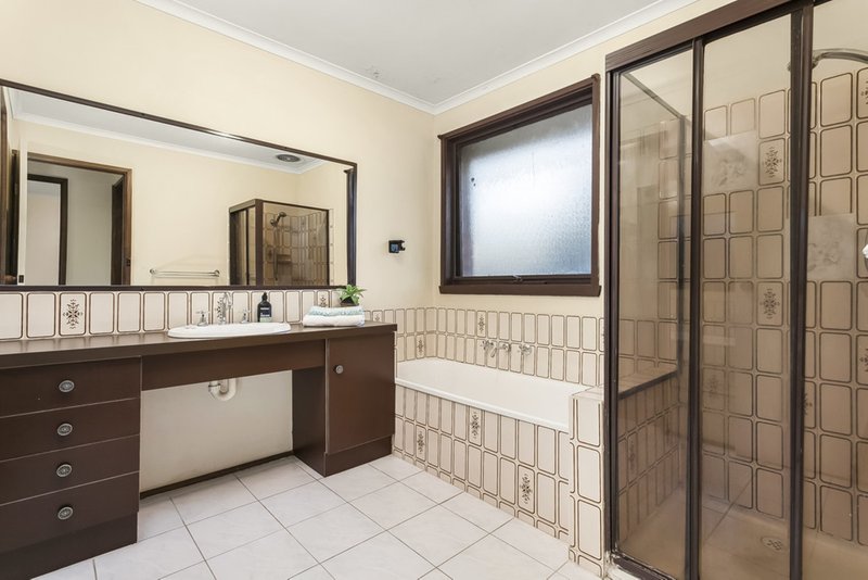 Photo - 6 Hopkins Close, Rowville VIC 3178 - Image 7