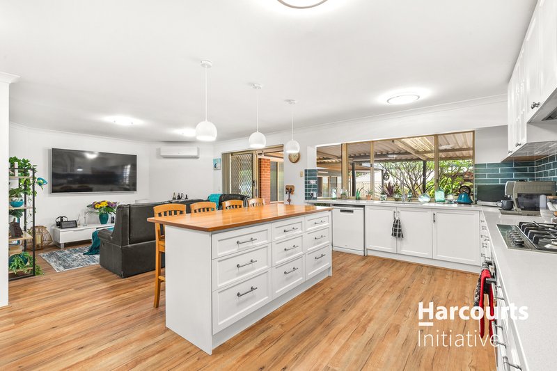 Photo - 6 Horton Crescent, Marangaroo WA 6064 - Image 3