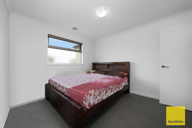 Photo - 6 Houghton Avenue, Tarneit VIC 3029 - Image 9