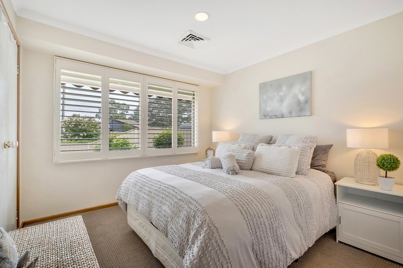 Photo - 6 Hove Place, Craigieburn VIC 3064 - Image 13