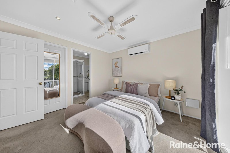 Photo - 6 Hoya Close, Cameron Park NSW 2285 - Image 3
