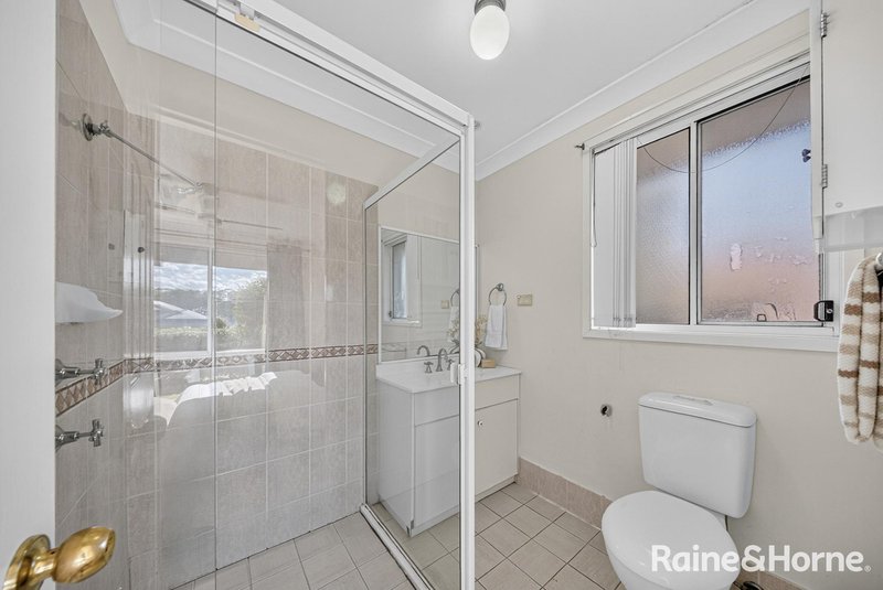 Photo - 6 Hoya Close, Cameron Park NSW 2285 - Image 4