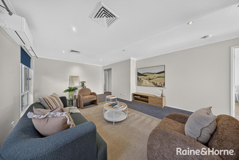 Photo - 6 Hoya Close, Cameron Park NSW 2285 - Image 6