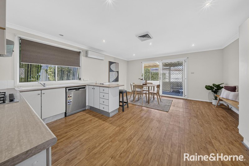 Photo - 6 Hoya Close, Cameron Park NSW 2285 - Image 10