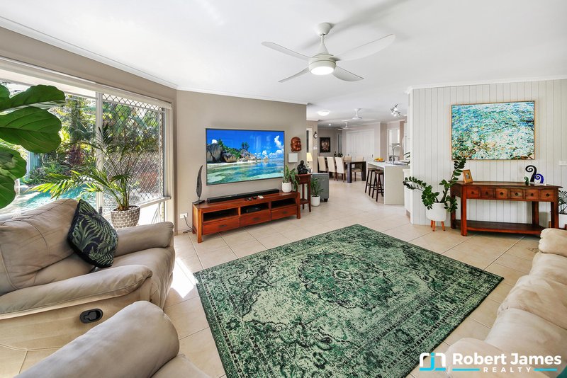 Photo - 6 Hoylake Court, Tewantin QLD 4565 - Image 11