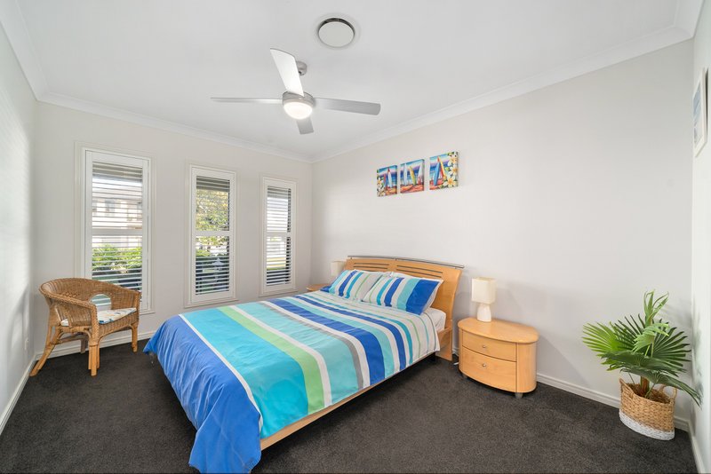 Photo - 6 Hugh Crescent, Murrumba Downs QLD 4503 - Image 11