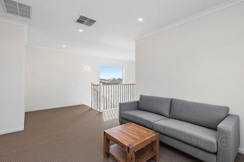 Photo - 6 Hutchence Drive, Point Cook VIC 3030 - Image 10