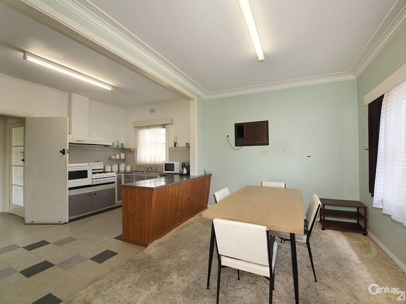 Photo - 6 Hutchinson Street, Bentleigh VIC 3204 - Image 3