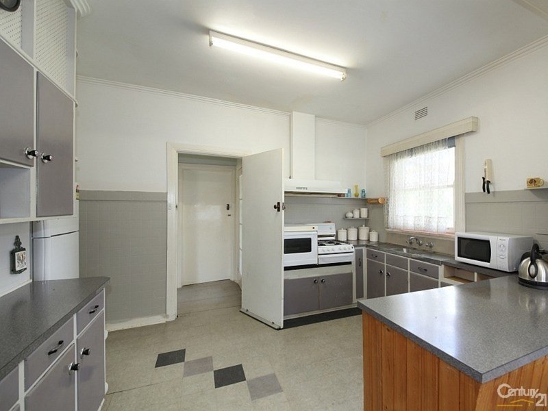 Photo - 6 Hutchinson Street, Bentleigh VIC 3204 - Image 4