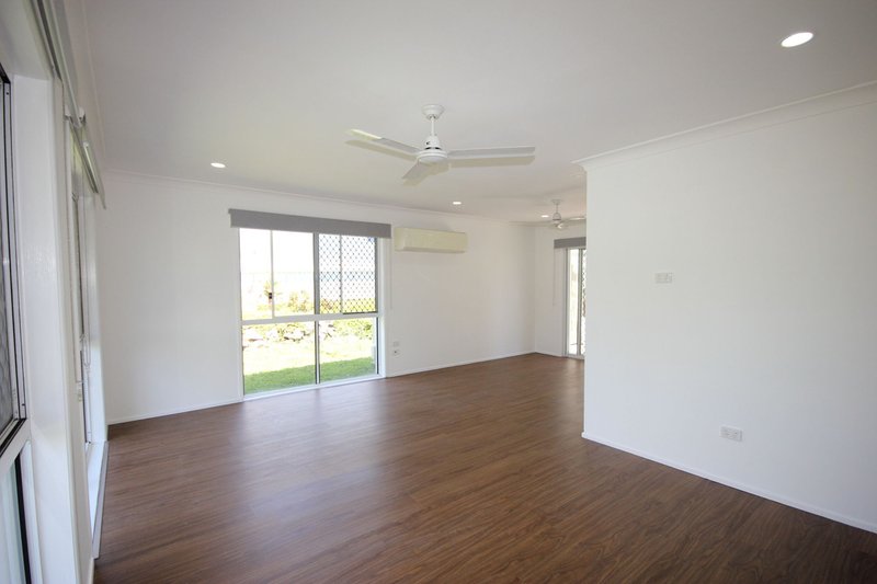 Photo - 6 Ian Street, Eastern Heights QLD 4305 - Image 12