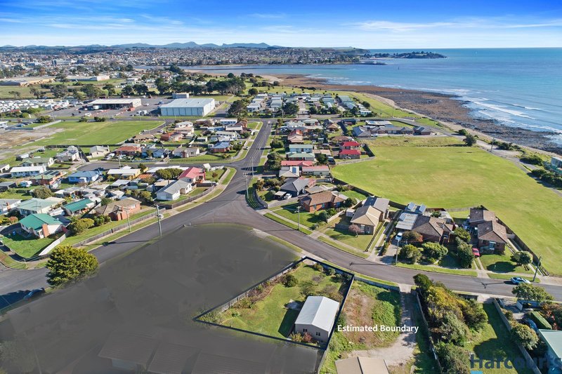 Photo - 6 Illaroo Avenue, East Devonport TAS 7310 - Image 2