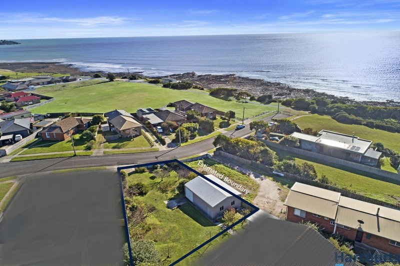 Photo - 6 Illaroo Avenue, East Devonport TAS 7310 - Image 3