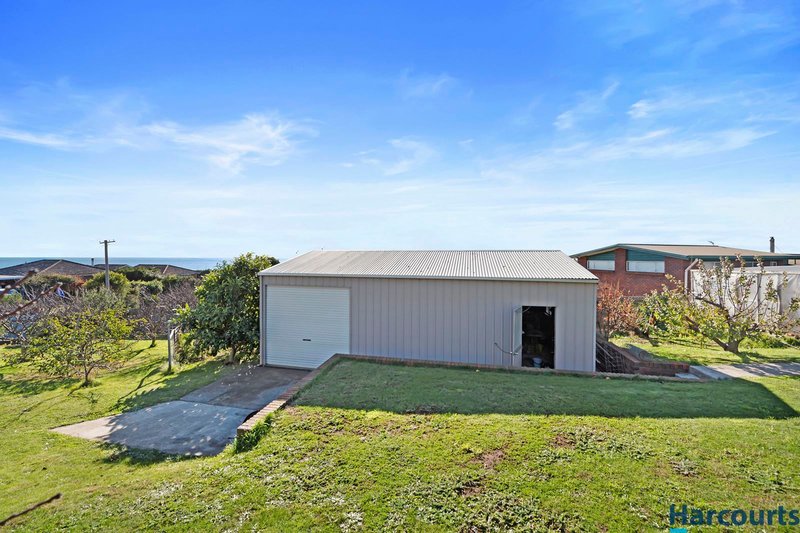 Photo - 6 Illaroo Avenue, East Devonport TAS 7310 - Image 6