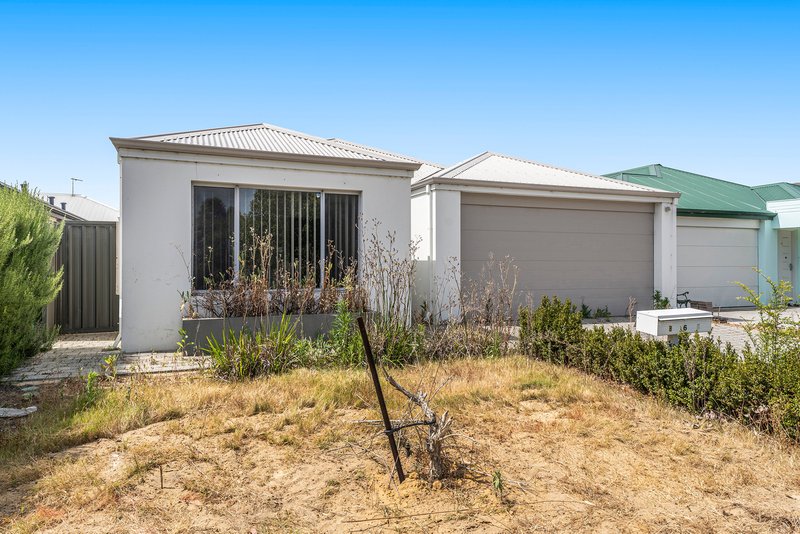 Photo - 6 Indigo Bend, Wellard WA 6170 - Image 2