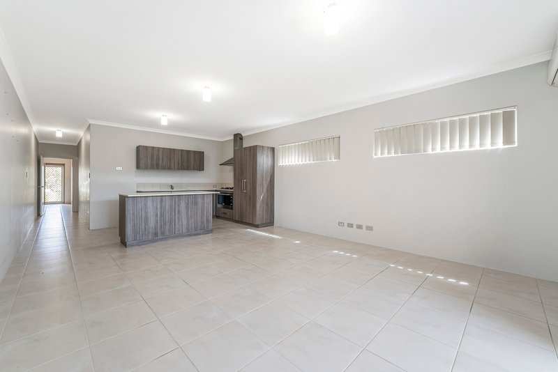 Photo - 6 Indigo Bend, Wellard WA 6170 - Image 17