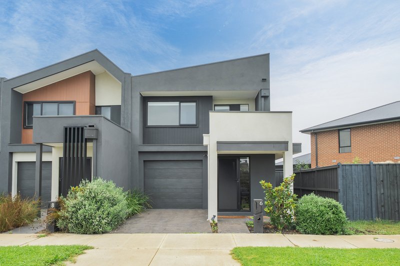 Photo - 6 Infantry Way, Berwick VIC 3806 - Image 1